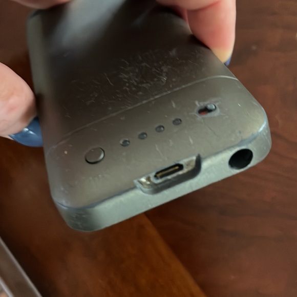 iPhone 5 Mophie charging battery case Gray - Picture 4 of 10